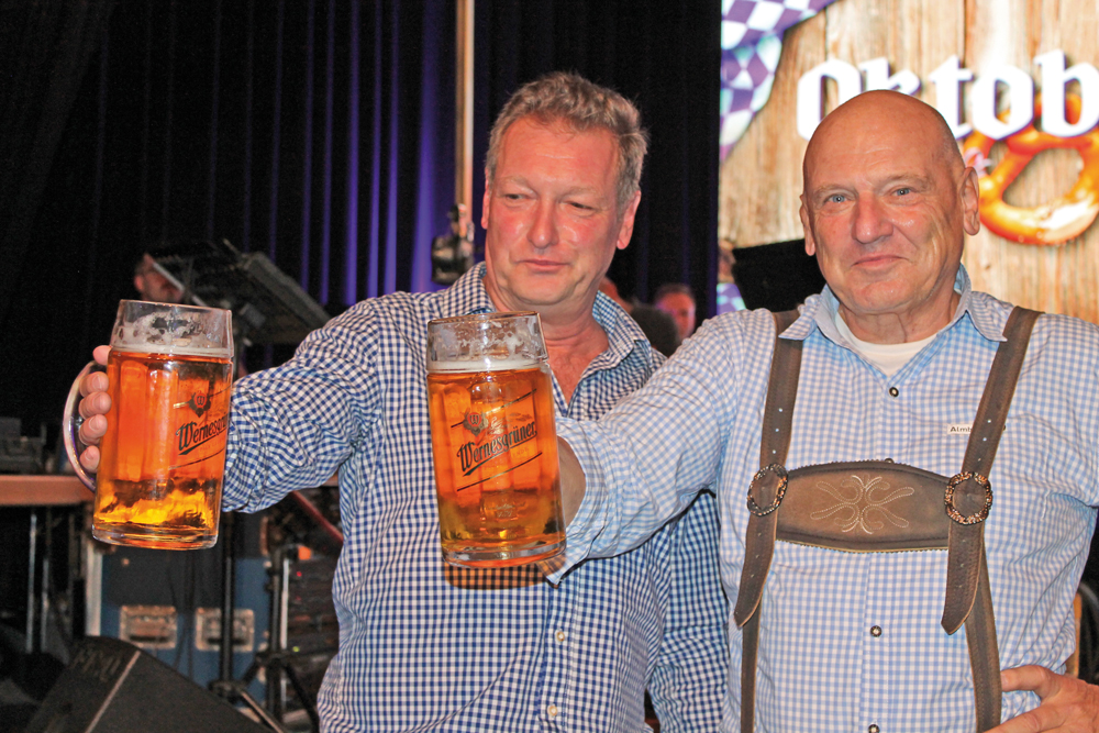 Oktoberfest Lila-Weiß in Schneebergs „Goldner Sonne”